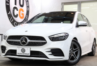 メルセデスベンツ Bクラス B180 AMGﾗｲﾝ AMGﾚｻﾞｰｴｸｽｸﾙｰｼﾌﾞ&ｱﾄﾞﾊﾞﾝｽﾄﾞ&ﾅﾋﾞｹﾞｰｼｮﾝ&ﾚｰﾀﾞｰｾｰﾌﾃｨPKG　ｷｰﾚｽｺﾞｰ 灰/黒本革 ﾊﾟﾉﾗﾏSR ﾍｯﾄﾞｱｯﾌﾟD MBUXﾅﾋﾞTV BT音楽 ｱﾄﾞﾊﾞﾝｽﾄﾞｻｳﾝﾄﾞ 360ｶﾒﾗ PTS LEDﾗｲﾄ ﾊﾝｽﾞﾌﾘｰA AMGｴｱﾛ&18AW　2年保証