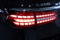 メルセデスベンツ Eクラス E200ｽﾃｰｼｮﾝﾜｺﾞﾝ ｽﾎﾟｰﾂ AMGﾗｲﾝｲﾝﾃﾘｱ&ｴｸｽｸﾙｰｼﾌﾞ&ﾚｰﾀﾞｰｾｰﾌﾃｨPKG　BSG搭載 後期 ｷｰﾚｽｺﾞｰ 黒本革 ﾊﾟﾉﾗﾏSR ﾍｯﾄﾞｱｯﾌﾟD MBUX/ARﾅﾋﾞTV ｽﾏﾎ連携 ﾌﾞﾙﾒｽﾀｰ 360ｶﾒﾗ PTS LEDﾗｲﾄ 自動Rｹﾞｰﾄ AMGｴｱﾛ&19AW ﾜｲﾔﾚｽ充電 9AT　2年保証