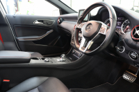AMG Aクラス A45 4MATIC ﾚｰﾀﾞｰｾｰﾌﾃｨPKG　1ｵｰﾅｰ 黒本革 ﾊﾟﾉﾗﾏSR HDDﾅﾋﾞTV BT音楽 Bｶﾒﾗ PTS DSRC ｷｾﾉﾝﾗｲﾄ ﾚｯﾄﾞｼｰﾄﾍﾞﾙﾄ AMG専用装備&ﾁｭｰﾆﾝｸﾞ 7AT　2年保証