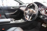AMG Aクラス A45 4MATIC ﾚｰﾀﾞｰｾｰﾌﾃｨPKG　中期 ｷｰﾚｽｺﾞｰ 黒本革 ﾚｯﾄﾞｼｰﾄﾍﾞﾙﾄ ﾊﾟﾉﾗﾏSR HDDﾅﾋﾞTV&ｷｬﾝｾﾗｰ ﾊﾞｯｸｶﾒﾗ PTS ｷｾﾉﾝ AMG専用装備&ﾁｭｰﾆﾝｸﾞ 7AT 希少色ﾕﾆﾊﾞｰｽﾌﾞﾙｰ　2年保証