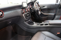 AMG Aクラス A45 4MATIC ﾚｰﾀﾞｰｾｰﾌﾃｨPKG　中期 ｷｰﾚｽｺﾞｰ 黒本革 ﾚｯﾄﾞｼｰﾄﾍﾞﾙﾄ ﾊﾟﾉﾗﾏSR HDDﾅﾋﾞTV&ｷｬﾝｾﾗｰ ﾊﾞｯｸｶﾒﾗ PTS ｷｾﾉﾝ AMG専用装備&ﾁｭｰﾆﾝｸﾞ 7AT 希少色ﾕﾆﾊﾞｰｽﾌﾞﾙｰ　2年保証