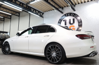 AMG Eクラス E53 4MATIC+ ｴｸｽｸﾙｰｼﾌﾞ&ﾚｰﾀﾞｰｾｰﾌﾃｨPKG　ISG搭載 後期 ｷｰﾚｽｺﾞｰ 黒本革 ﾍﾞﾝﾁﾚｰﾀｰ ﾊﾟﾉﾗﾏSR ﾍｯﾄﾞｱｯﾌﾟD MBUXﾅﾋﾞTV&ARﾅﾋﾞ&ARﾅﾋﾞ ｽﾏﾎ連携 ﾌﾞﾙﾒｽﾀｰ 360ｶﾒﾗ PTS LEDﾗｲﾄ 自動ﾄﾗﾝｸ AMG専用装備&ﾁｭｰﾆﾝｸﾞ ﾜｲﾔﾚｽ充電 9AT　2年保証