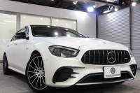 AMG Eクラス E53 4MATIC+ ｴｸｽｸﾙｰｼﾌﾞ&ﾚｰﾀﾞｰｾｰﾌﾃｨPKG　ISG搭載 後期 ｷｰﾚｽｺﾞｰ 黒本革 ﾍﾞﾝﾁﾚｰﾀｰ ﾊﾟﾉﾗﾏSR ﾍｯﾄﾞｱｯﾌﾟD MBUXﾅﾋﾞTV&ARﾅﾋﾞ&ARﾅﾋﾞ ｽﾏﾎ連携 ﾌﾞﾙﾒｽﾀｰ 360ｶﾒﾗ PTS LEDﾗｲﾄ 自動ﾄﾗﾝｸ AMG専用装備&ﾁｭｰﾆﾝｸﾞ ﾜｲﾔﾚｽ充電 9AT　2年保証
