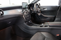 メルセデスベンツ CLAクラス CLA250 AMGﾗｲﾝ ﾚｰﾀﾞｰｾｰﾌﾃｨPKG　中期 ｷｰﾚｽｺﾞｰ ﾌﾞﾗｯｸﾚｻﾞｰDINAMICAｼｰﾄ ｼｰﾄﾋｰﾀｰ HDDﾅﾋﾞTV BT音楽 Bｶﾒﾗ PTS DSRC ｷｾﾉﾝ AMGｴｱﾛ&18AW ﾊﾟﾄﾞﾙｼﾌﾄ 7AT 希少色ﾉｰｻﾞﾝﾗｲﾂﾌﾞﾗｯｸ　2年保証