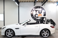 メルセデスベンツ SLKクラス SLK200 ｴｸｽｸﾙｰｼﾌﾞ AMGｽﾎﾟｰﾂ&ﾚｰﾀﾞｰｾｰﾌﾃｨPKG　中期 1ｵｰﾅｰ 黒本革 ｴｱｽｶｰﾌ ﾏｼﾞｯｸｽｶｲR HDDﾅﾋﾞTV BT音楽 PTS DSRC ｷｾﾉﾝ AMGｴｱﾛ&18AW ｴｱｶﾞｲﾄﾞ ﾊﾟﾄﾞﾙｼﾌﾄ 7AT　2年保証