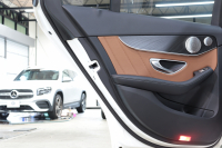メルセデスベンツ Cクラス C200 AVG AMGﾗｲﾝ ﾚｻﾞｰｴｸｽｸﾙｰｼﾌﾞ&ﾚｰﾀﾞｰｾｰﾌﾃｨPKG　BSG搭載 後期 ｷｰﾚｽｺﾞｰ 茶本革 ﾊﾟﾉﾗﾏSR HUD HDDﾅﾋﾞTV ｽﾏﾎ連携 ﾌﾞﾙﾒｽﾀｰ Bｶﾒﾗ PTS LEDﾗｲﾄ ﾊﾝｽﾞﾌﾘｰA AMGｴｱﾛ&18AW ﾀﾞｲﾅﾐｯｸS 9AT　2年保証