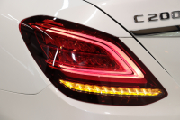 メルセデスベンツ Cクラス C200 AVG AMGﾗｲﾝ ﾚｻﾞｰｴｸｽｸﾙｰｼﾌﾞ&ﾚｰﾀﾞｰｾｰﾌﾃｨPKG　BSG搭載 後期 ｷｰﾚｽｺﾞｰ 茶本革 ﾊﾟﾉﾗﾏSR HUD HDDﾅﾋﾞTV ｽﾏﾎ連携 ﾌﾞﾙﾒｽﾀｰ Bｶﾒﾗ PTS LEDﾗｲﾄ ﾊﾝｽﾞﾌﾘｰA AMGｴｱﾛ&18AW ﾀﾞｲﾅﾐｯｸS 9AT　2年保証