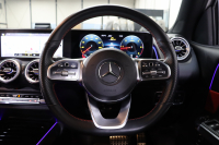 メルセデスベンツ GLB GLB200d 4MATIC AMGﾗｲﾝ AMGﾚｻﾞｰｴｸｽｸﾙｰｼﾌﾞ&ﾚｰﾀﾞｰｾｰﾌﾃｨPKG　MEｺﾈｸﾄ ｷｰﾚｽｺﾞｰ 赤/黒本革 MBUXﾅﾋﾞTV BT音楽 360ｶﾒﾗ PTS LEDﾗｲﾄ 自動Rｹﾞｰﾄ AMGｴｱﾛ&19AW ﾀﾞｲﾅﾐｯｸｾﾚｸﾄ 8AT　2年保証