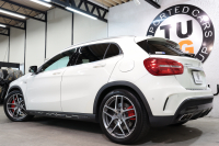AMG GLA GLA45 4MATIC AMGﾚｻﾞｰｴｸｽｸﾙｰｼﾌﾞ&AMGｶｰﾎﾞﾝ&ﾍﾞｰｼｯｸ&ﾚｰﾀﾞｰｾｰﾌﾃｨPKG　中期 ｷｰﾚｽｺﾞｰ 黒本革 HDDﾅﾋﾞTV ﾊﾞｯｸｶﾒﾗ PTS ｷｾﾉﾝﾗｲﾄ 自動Rｹﾞｰﾄ AMG専用装備&ﾁｭｰﾆﾝｸﾞ AMGｴｱﾛ&19AW 7AT　2年保証