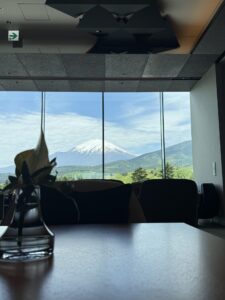🗻